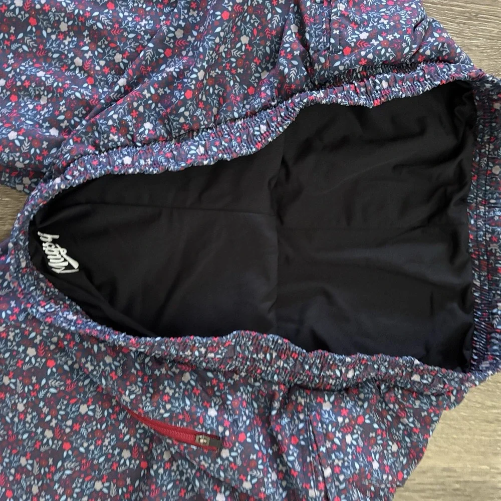 Mugsy Shorts Men's XXL Blue Red Floral Swim Trunks‎ Hybrid Athletic Lined Logo